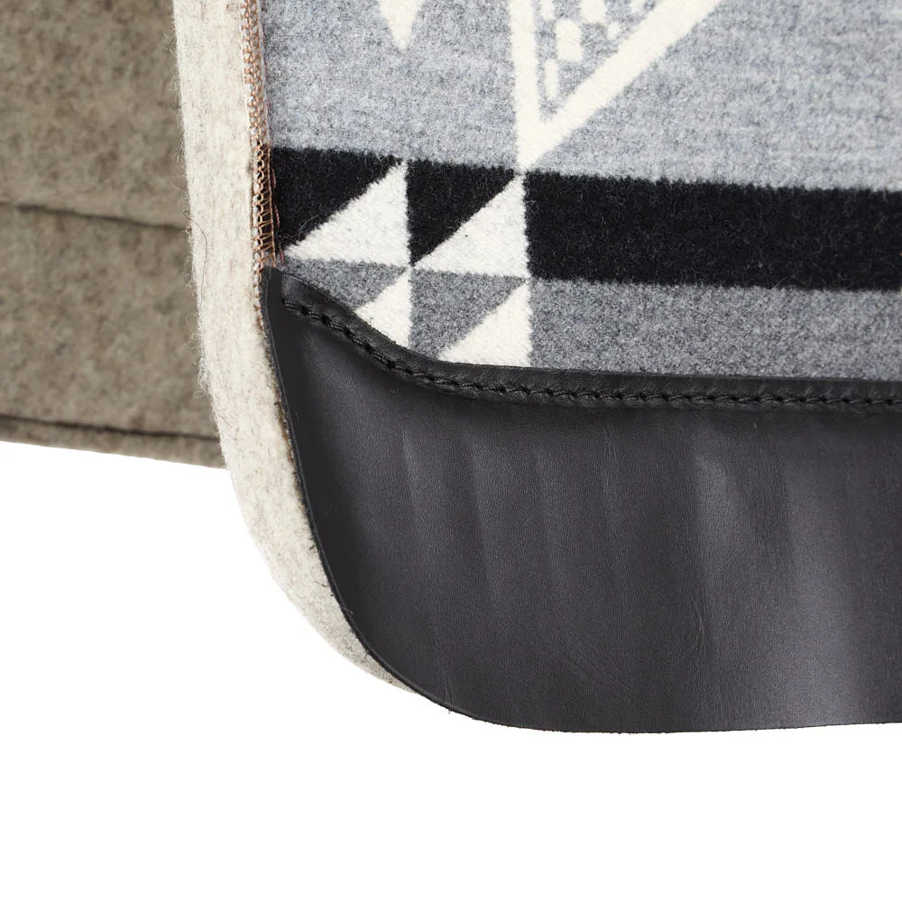 5 Star Equine Products Supplies Inc. 1in Natural Roper Black and White Aztec Felt Saddle Pad - Image 2