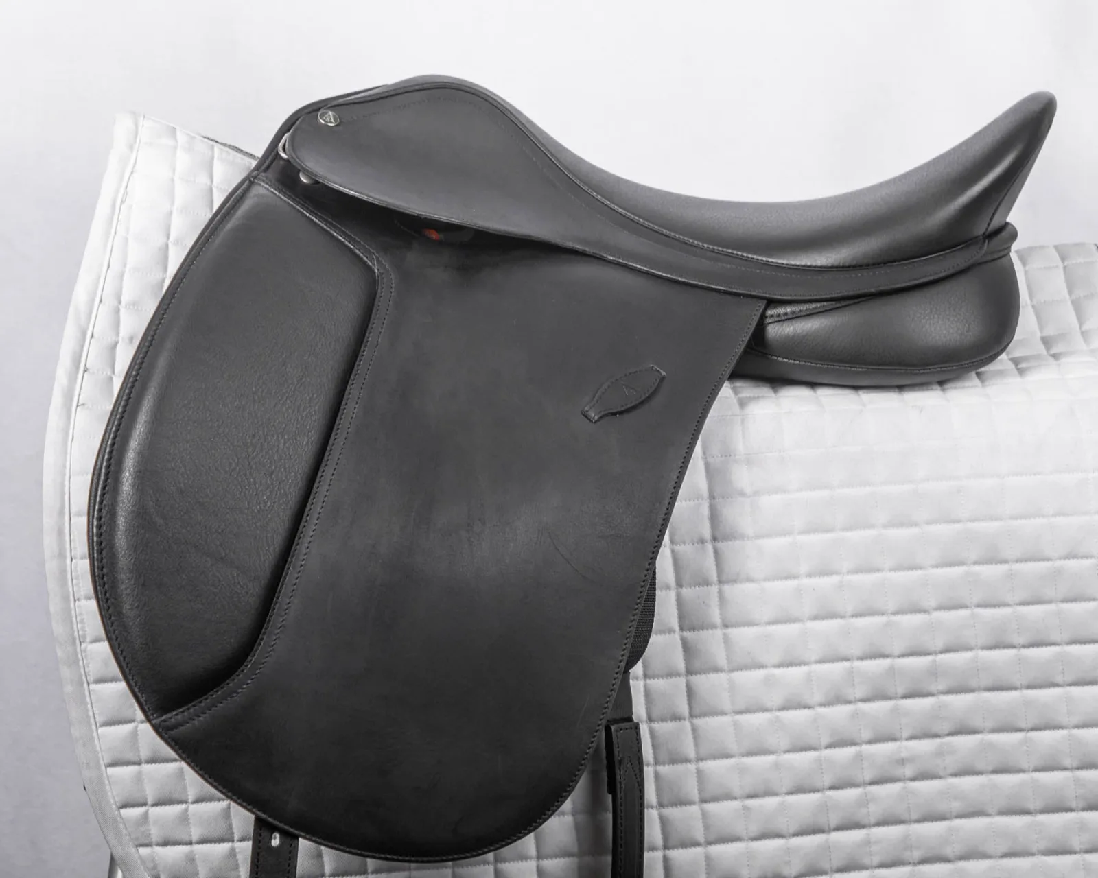 Almost New Arena Wide Dressage Saddle