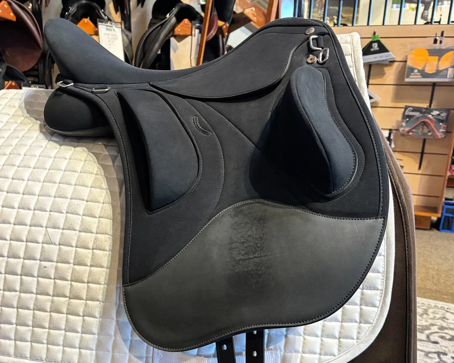 Almost New Circuit™ Premier CL Saddle - Image 2