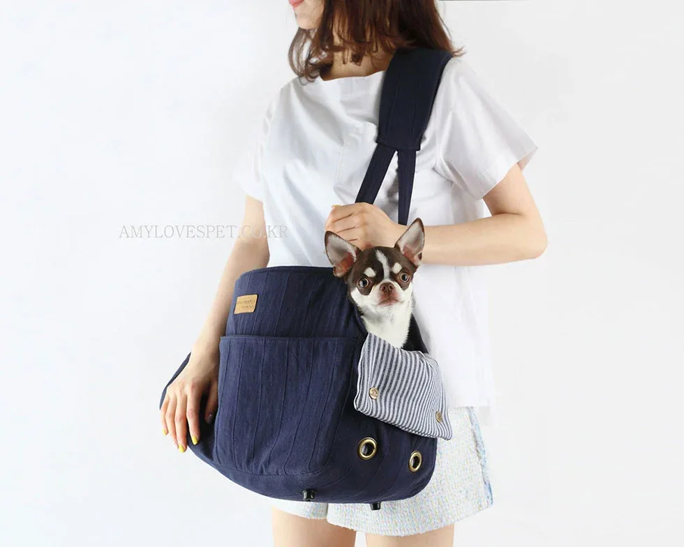 ALP | V Shoulder Bag in Navy - Image 2