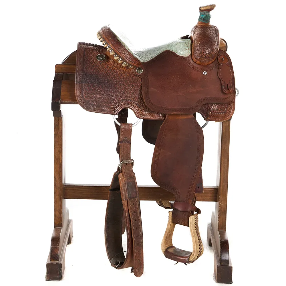 Circle Y Saddlery Used 13in Geometric Tooled Calf Saddle - Image 2