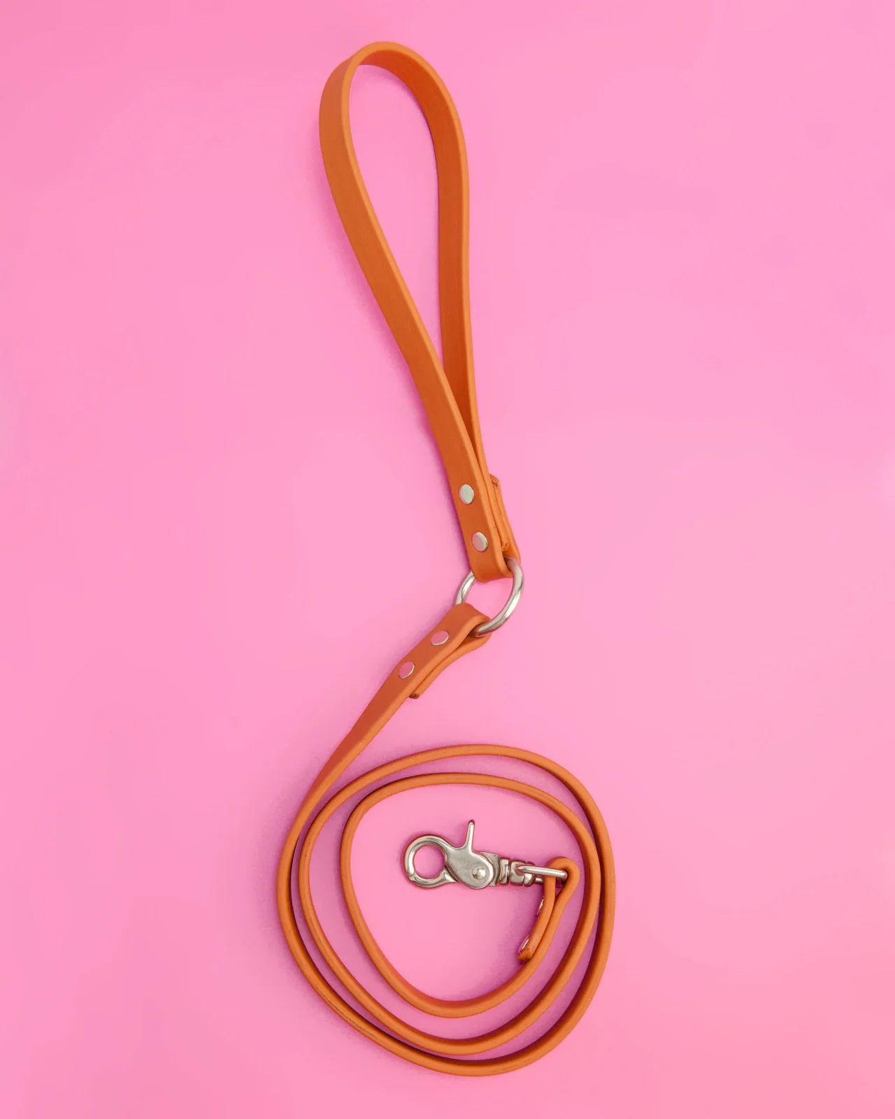 City Leash in Classic Tan <>