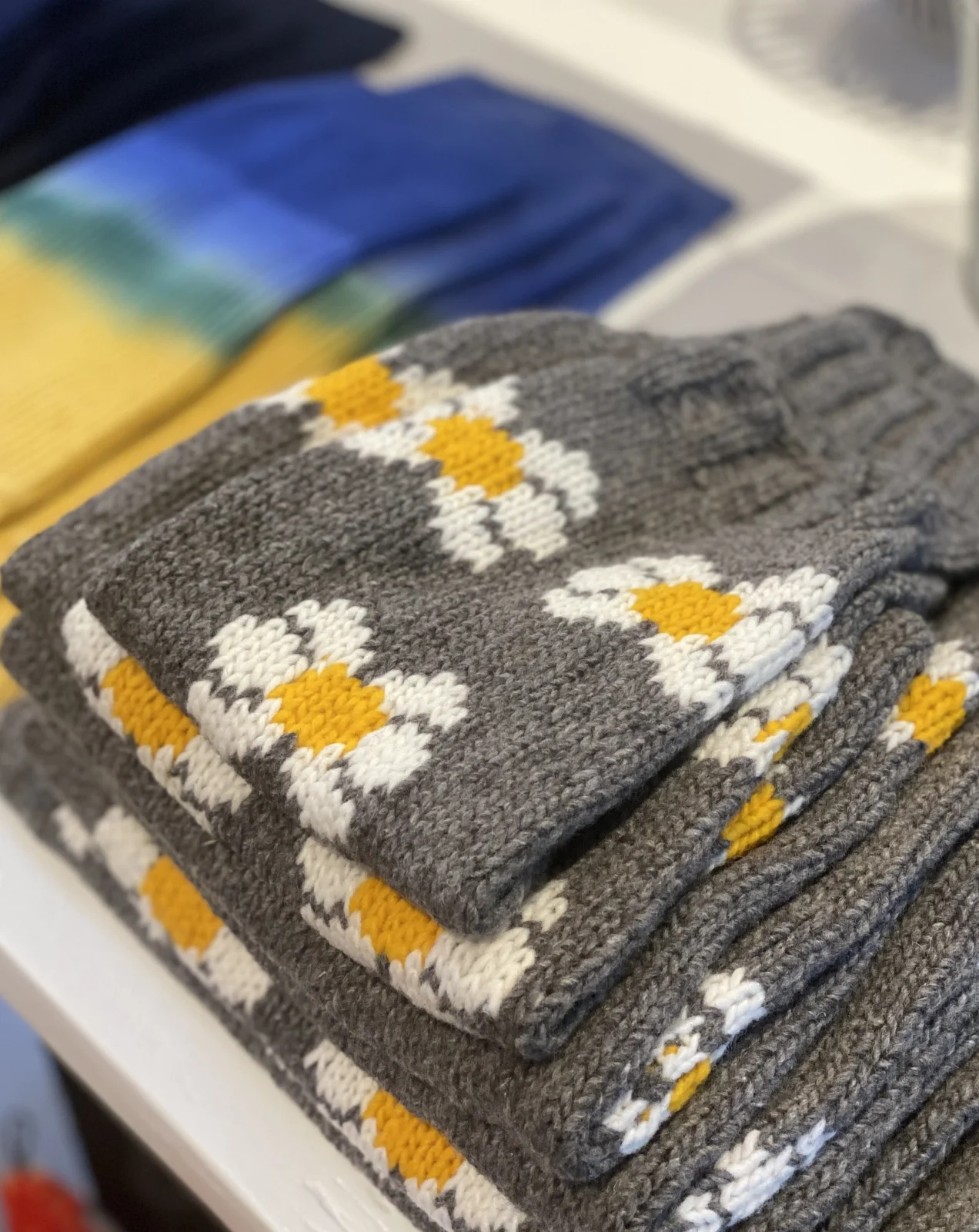 Daisy Wool Knit Dog Sweater <>
