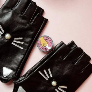 HOUSE OF WONDERLAND | Best Fur Friends Enamel Pin