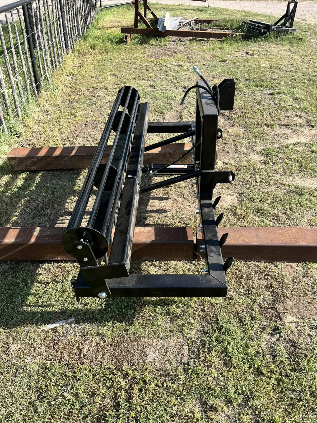 Jd Arena Equipment 8' Drag with Hydraulic Roller - Image 2