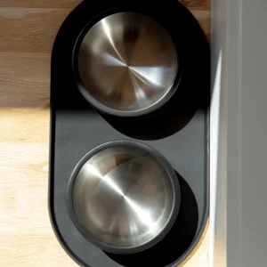 Curved Silicone Placement in Black