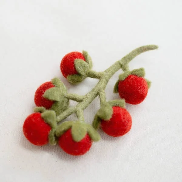 Wool Cherry Tomato Vine Dog Toy