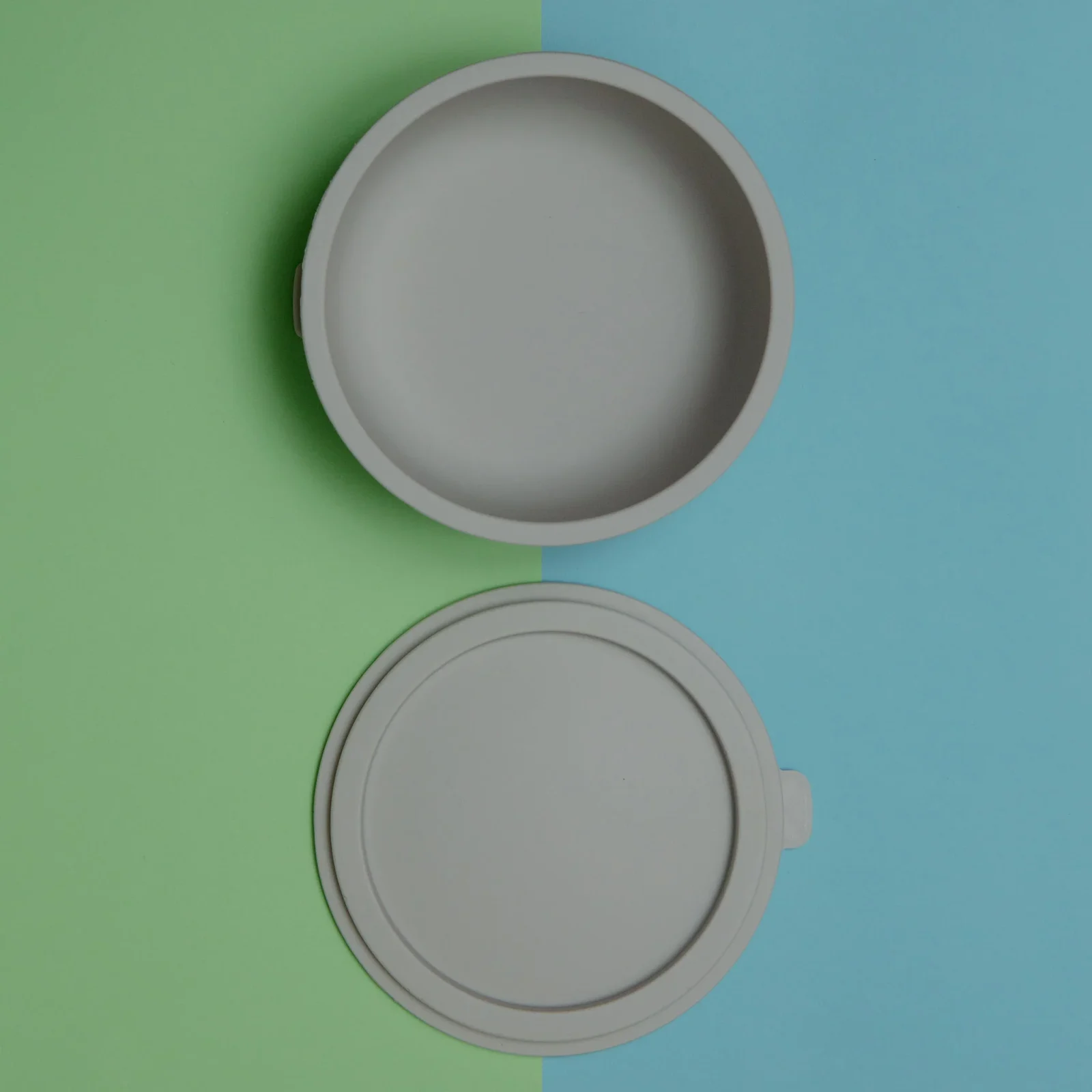Silicone Suction Dog Food & Water Bowl with Lid in Milk <> - Image 2