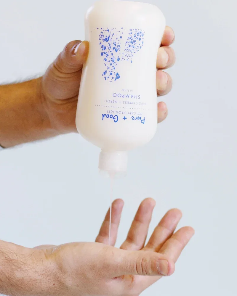 Hypoallergenic Shampoo For Dogs & Cats - Image 2