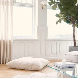 Double-Sided Shortwool Sheepskin Cushion Dog Bed in Pearl (35" x 35")