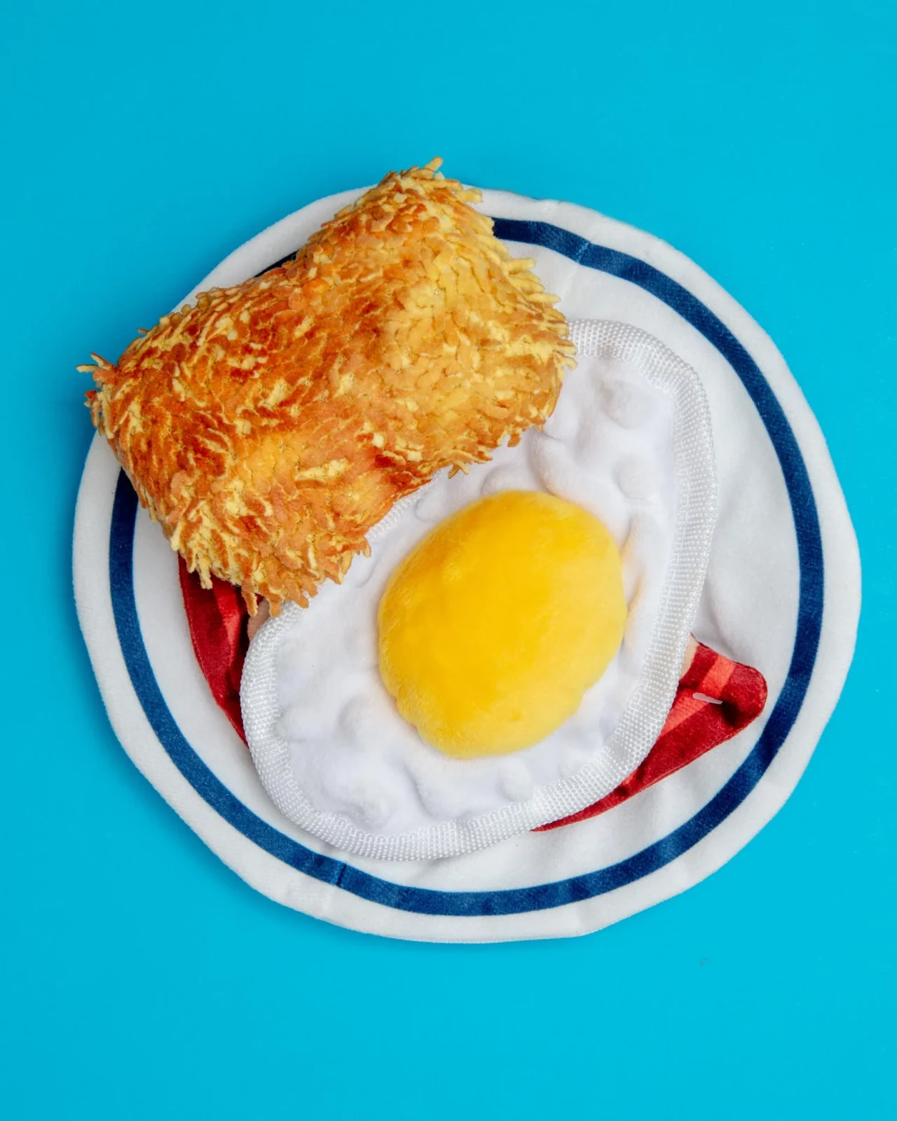 PLAY X IHOP | Eggcellent Platter Dog Toy