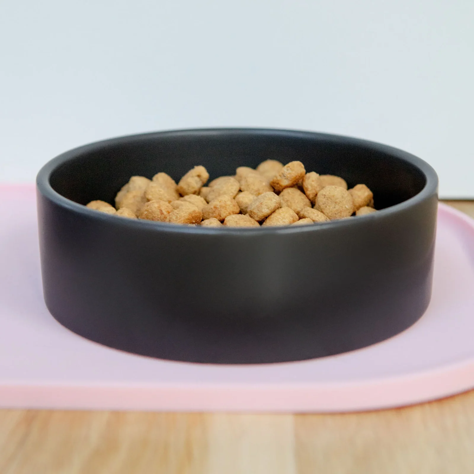 The Hugo Ceramic Pet Bowl in Black - Image 2