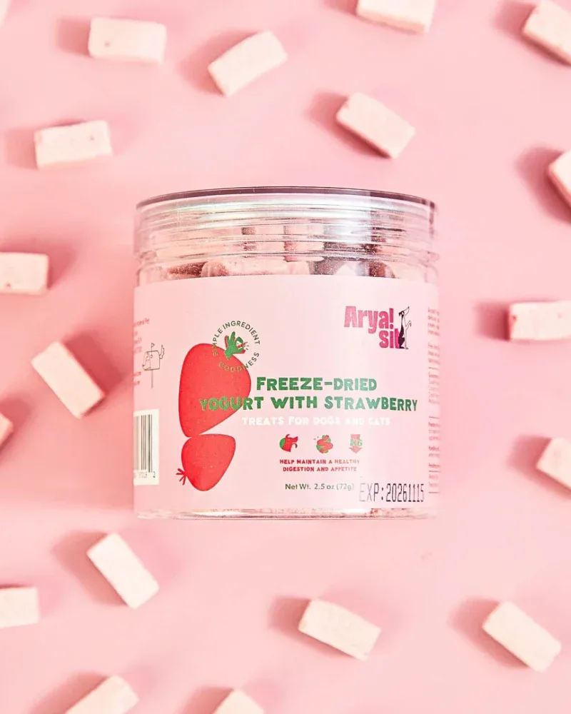 Freeze-Dried Strawberry Yogurt Treats For Dogs & Cats