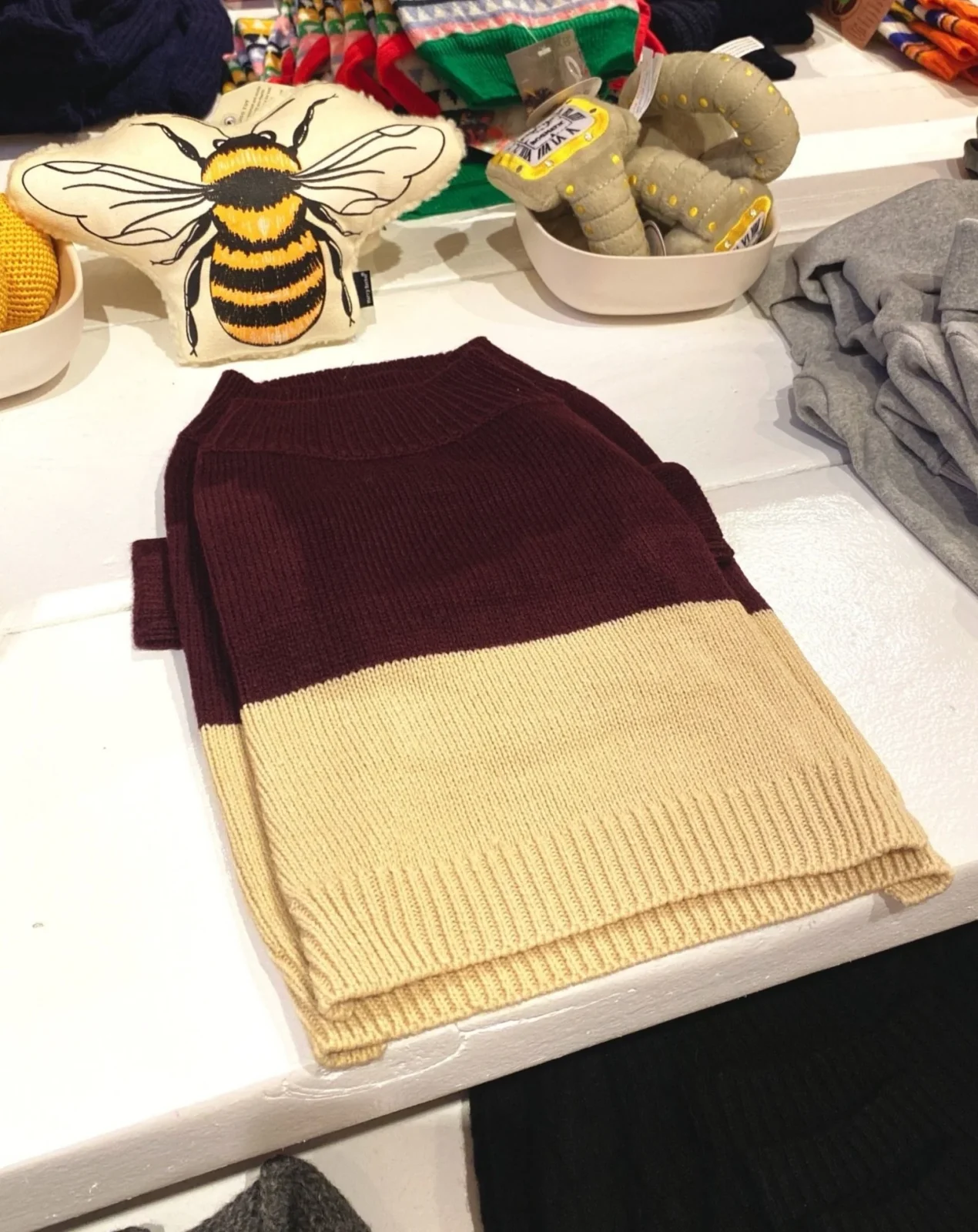 Colorblock Knit Dog Sweater in Burgundy & Beige((FINAL SALE)) - Image 2