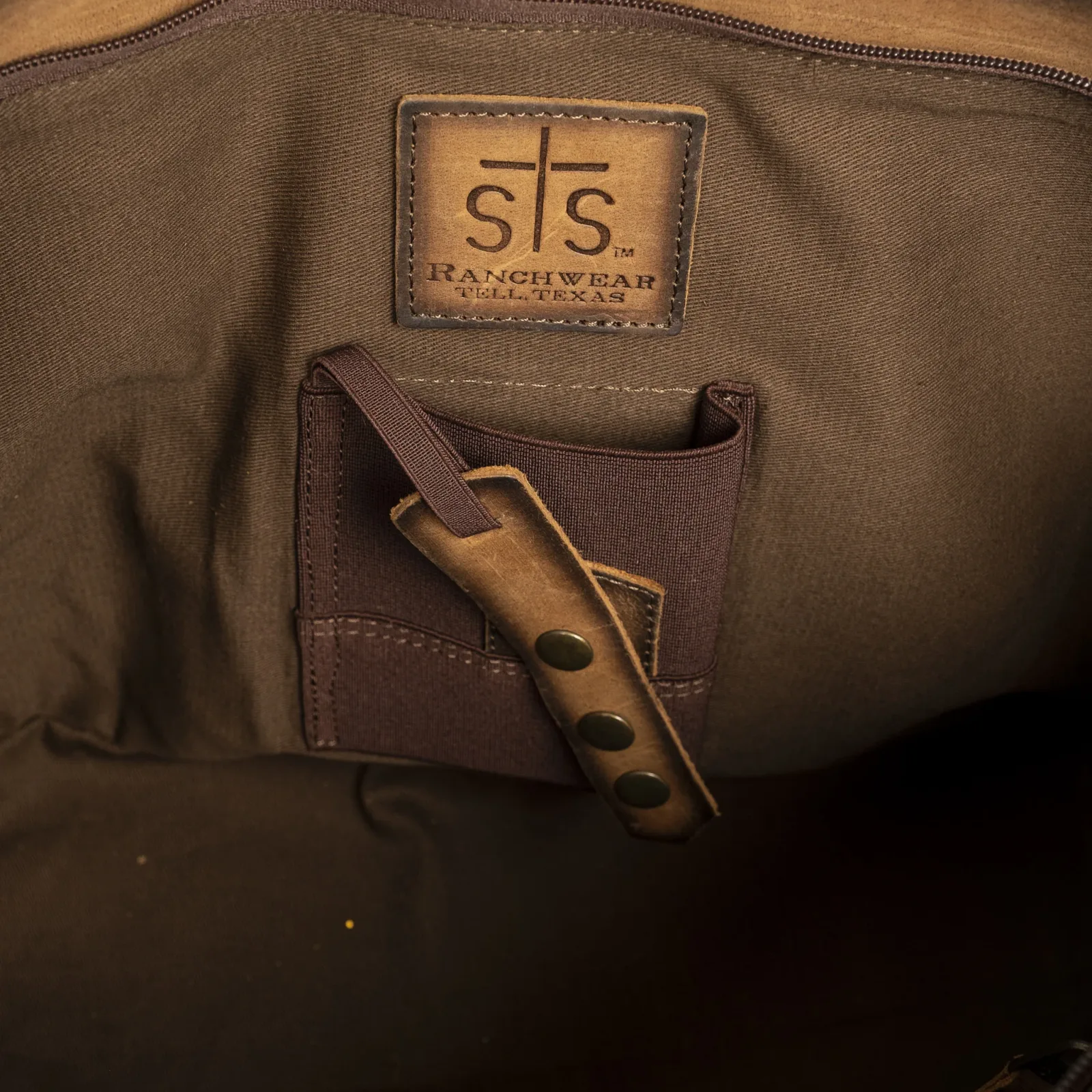 STS Ranchwear Cheyenne Cowhide Tote - Image 2
