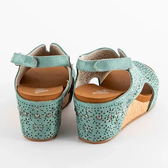Very G Turquoise Free Fly 3 Sandals - Image 2