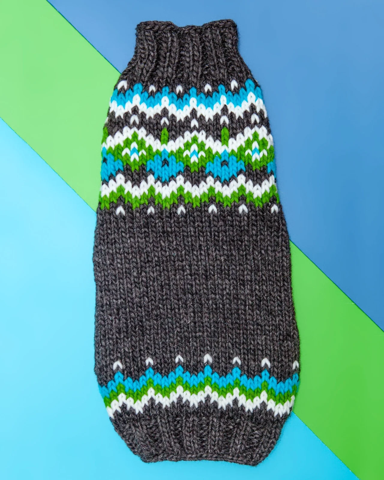 Winter Wonder Fairisle Dog Sweater in Charcoal <>